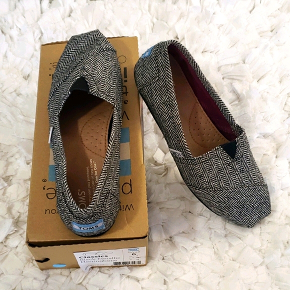 Toms Shoes - Toms Classics Women's Size 6 Black Metallic Herringbone Shoes
